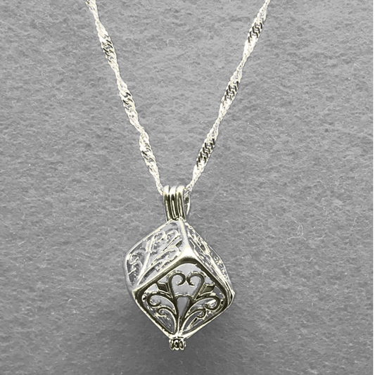 Cubic aromatherapy necklace