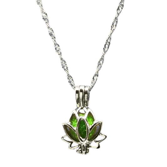 Flower leaf necklace