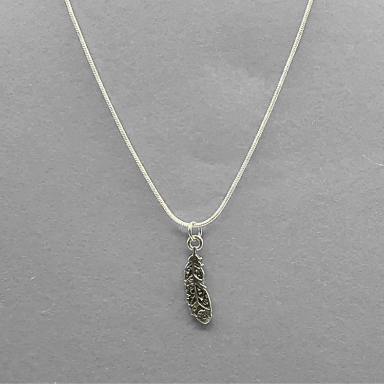 Leaf engraved necklace