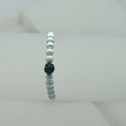 Pearl yarn ball bracelet